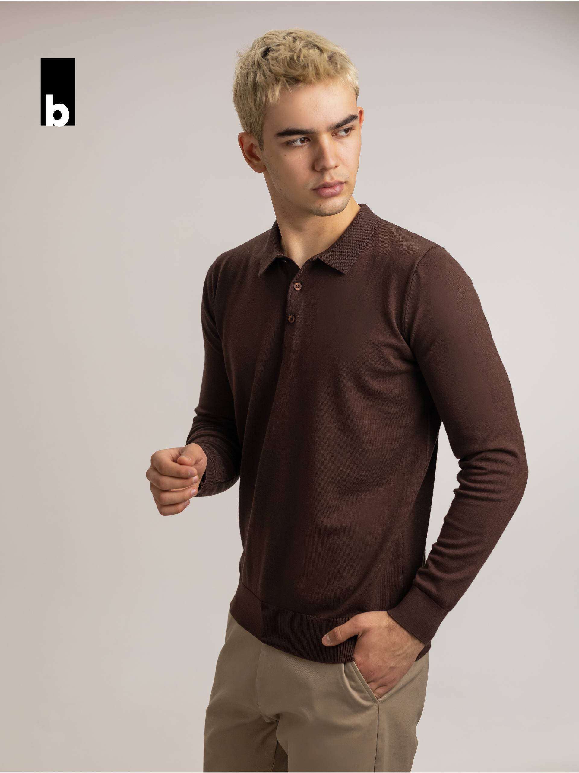 Brown buttoned knitted polo-sweater