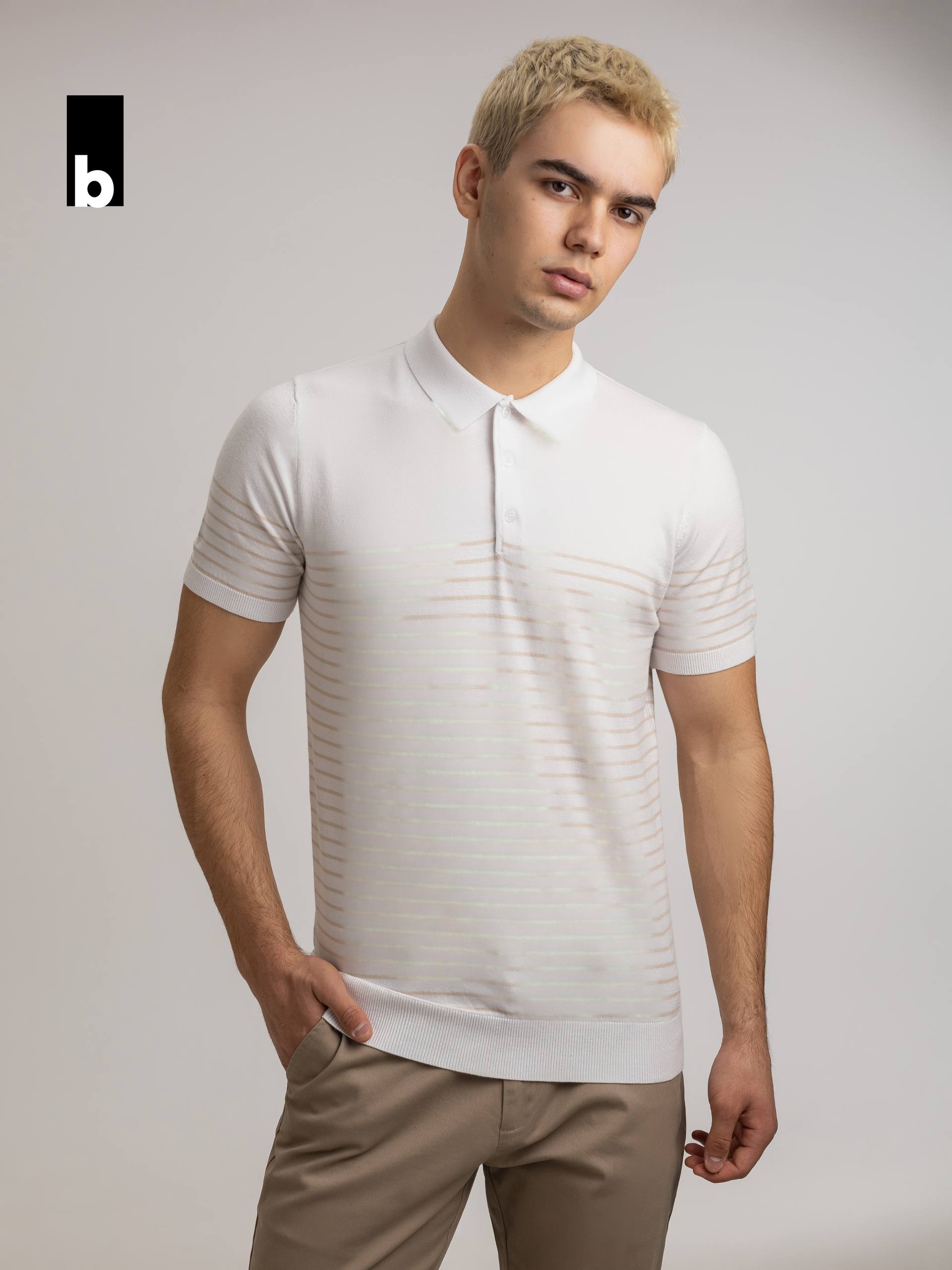 White knitted polo with shape retention and contrasting beige stripe